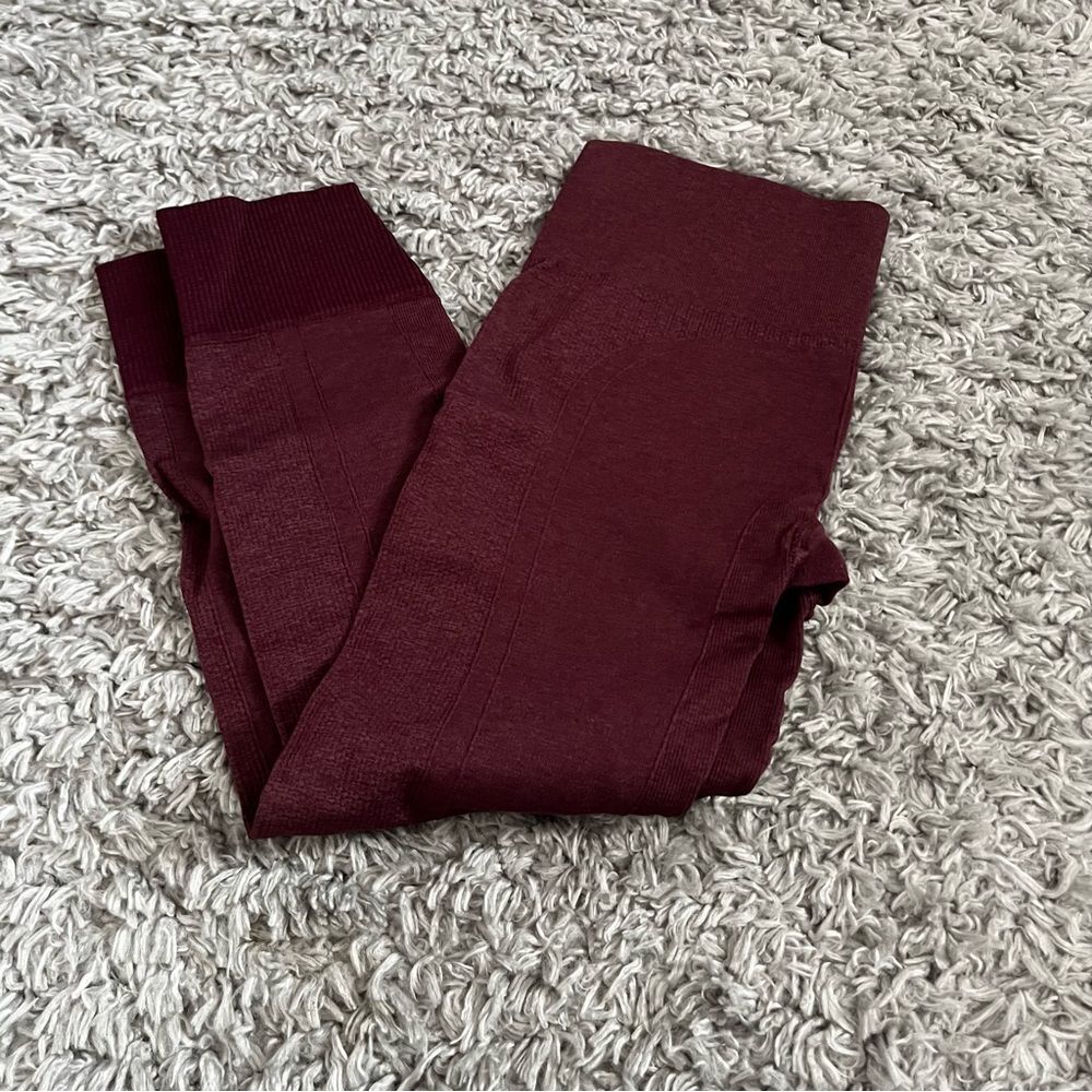 lululemon seamless maroon 25" leggings size 12